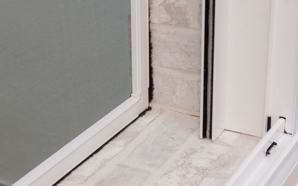 Mosquitera fija con malla de aluminio a medida