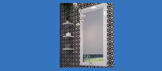 Estores pegados a la ventana